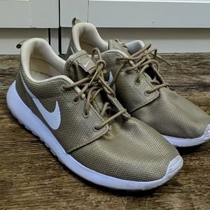 Women's 8 Nike Sneakers